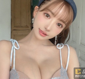 미카미 유아, 유튜브 구독자 100만 돌파!