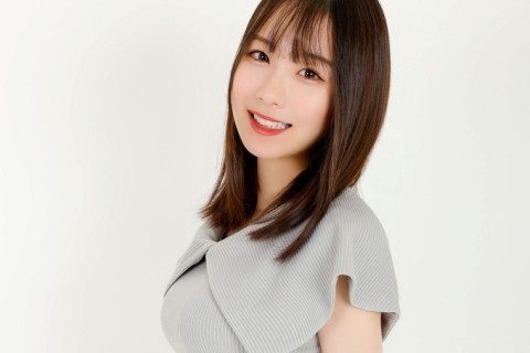 무라카미 유카 '내가 빈유인지 알았다' FANZA 인터뷰 통해 밝혀..