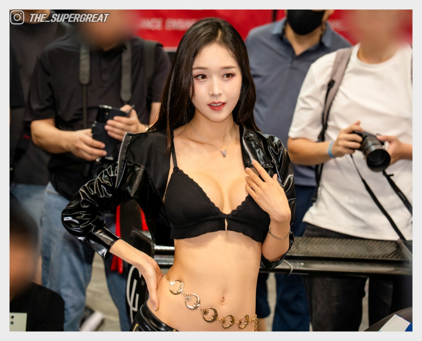 김가온 2025 오토살롱테크코리아 EXXA 엔진오일 부스 250920 직찍 - 모델 김가온