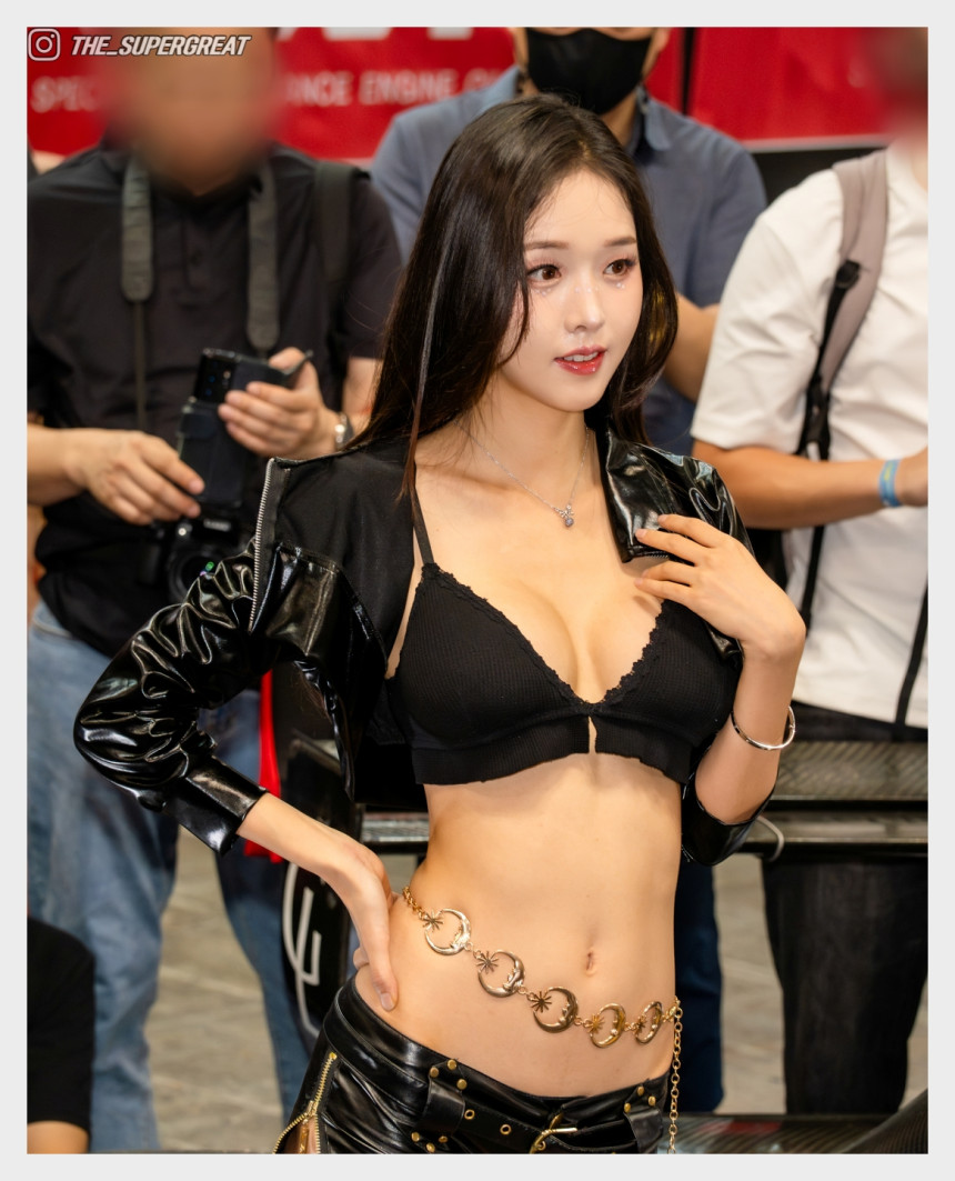 김가온 2025 오토살롱테크코리아 EXXA 엔진오일 부스 250920 직찍 - 모델 김가온