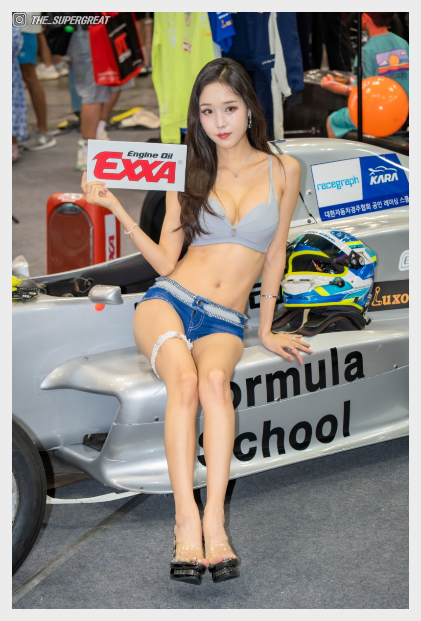 김가온 2025 오토살롱테크코리아 EXXA 엔진오일 부스 250920 직찍 - 모델 김가온