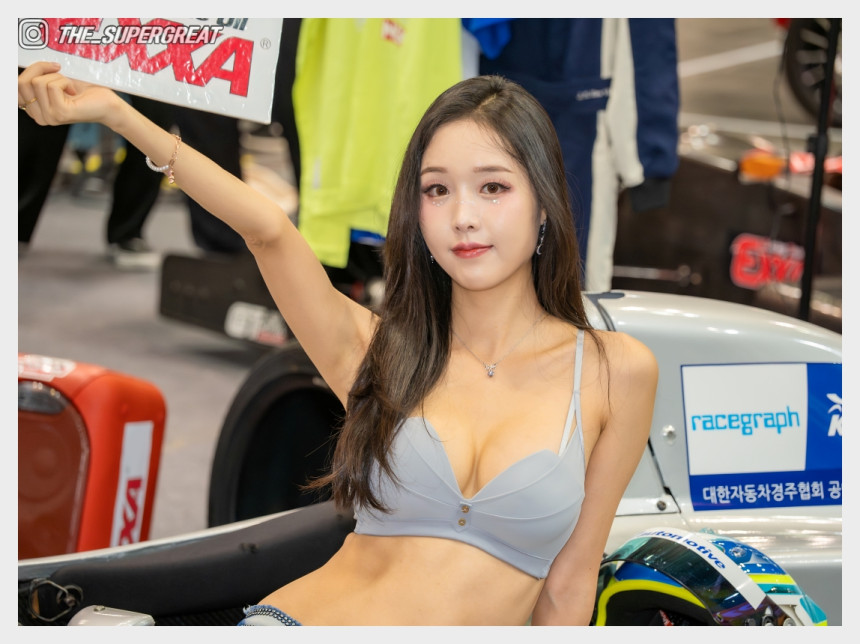 김가온 2025 오토살롱테크코리아 EXXA 엔진오일 부스 250920 직찍 - 모델 김가온