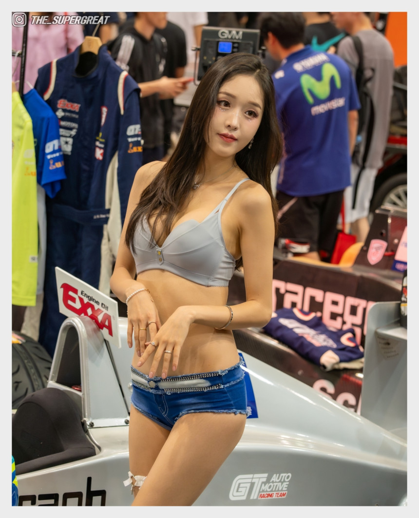 김가온 2025 오토살롱테크코리아 EXXA 엔진오일 부스 250920 직찍 - 모델 김가온