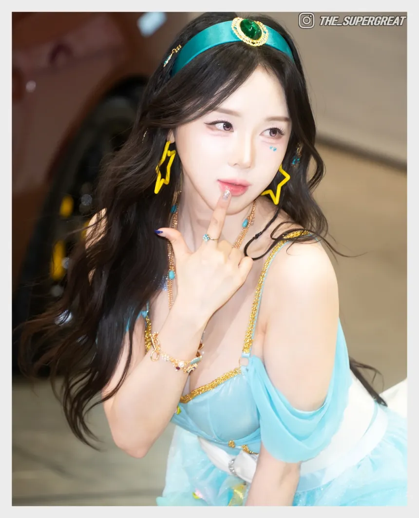반하리 2025 오토살롱테크코리아 250921 직찍 - 모델 반하리 - 30