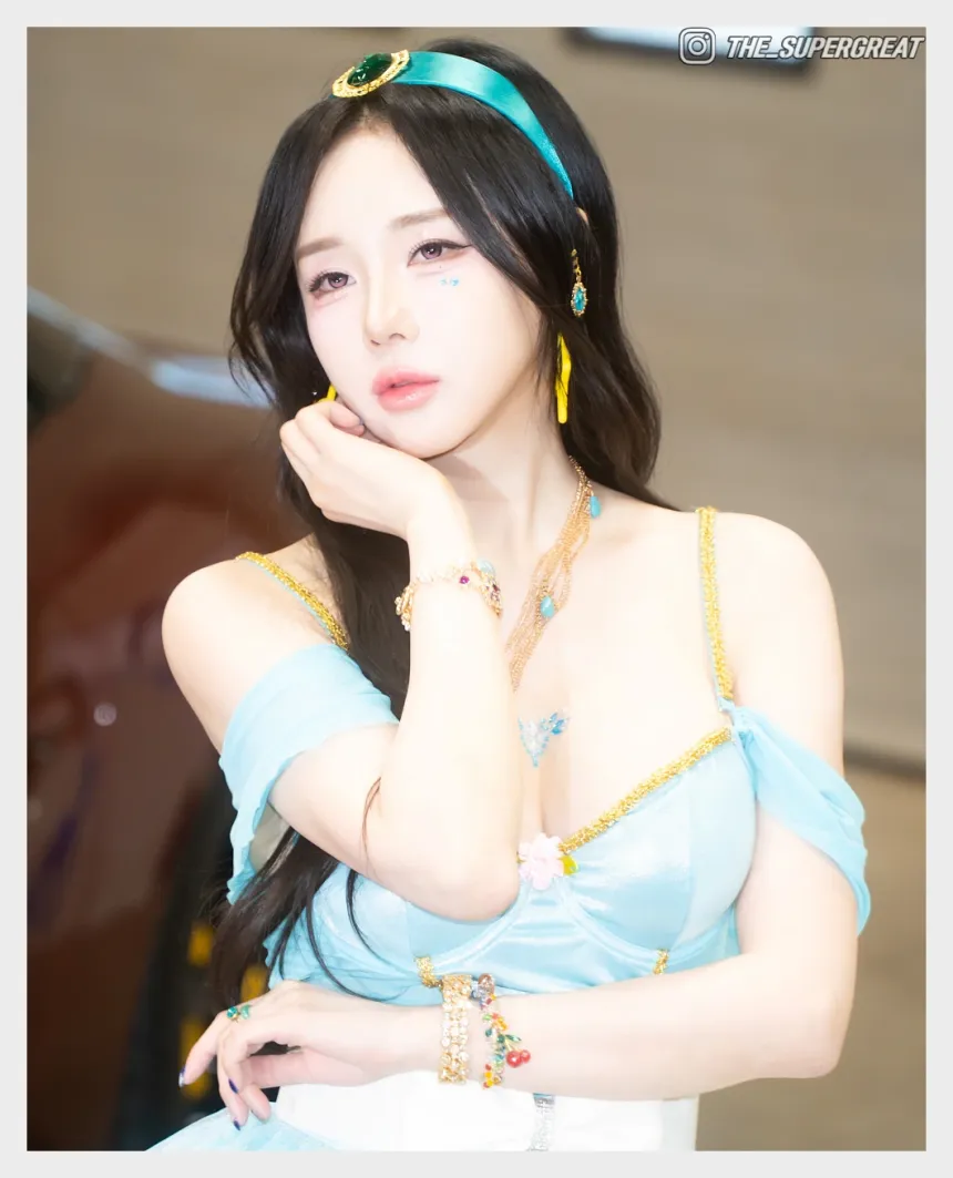 반하리 2025 오토살롱테크코리아 250921 직찍 - 모델 반하리 - 32