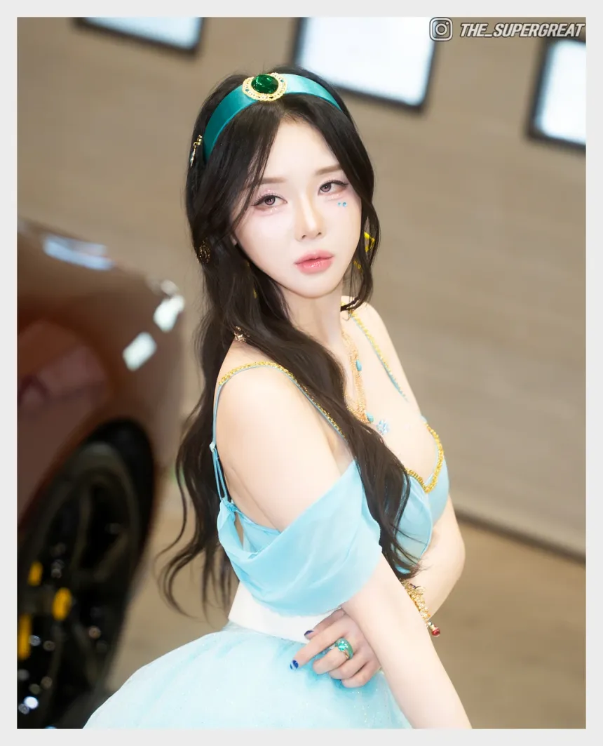 반하리 2025 오토살롱테크코리아 250921 직찍 - 모델 반하리 - 35