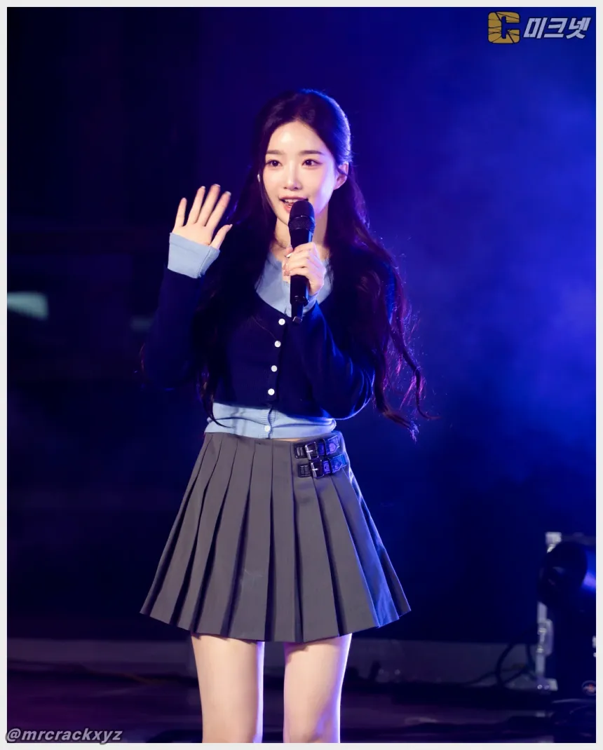 트리플에스 김유연 직찍 2025 수원 청소년 대축제 251025 - 트리플에스 김유연 - 3