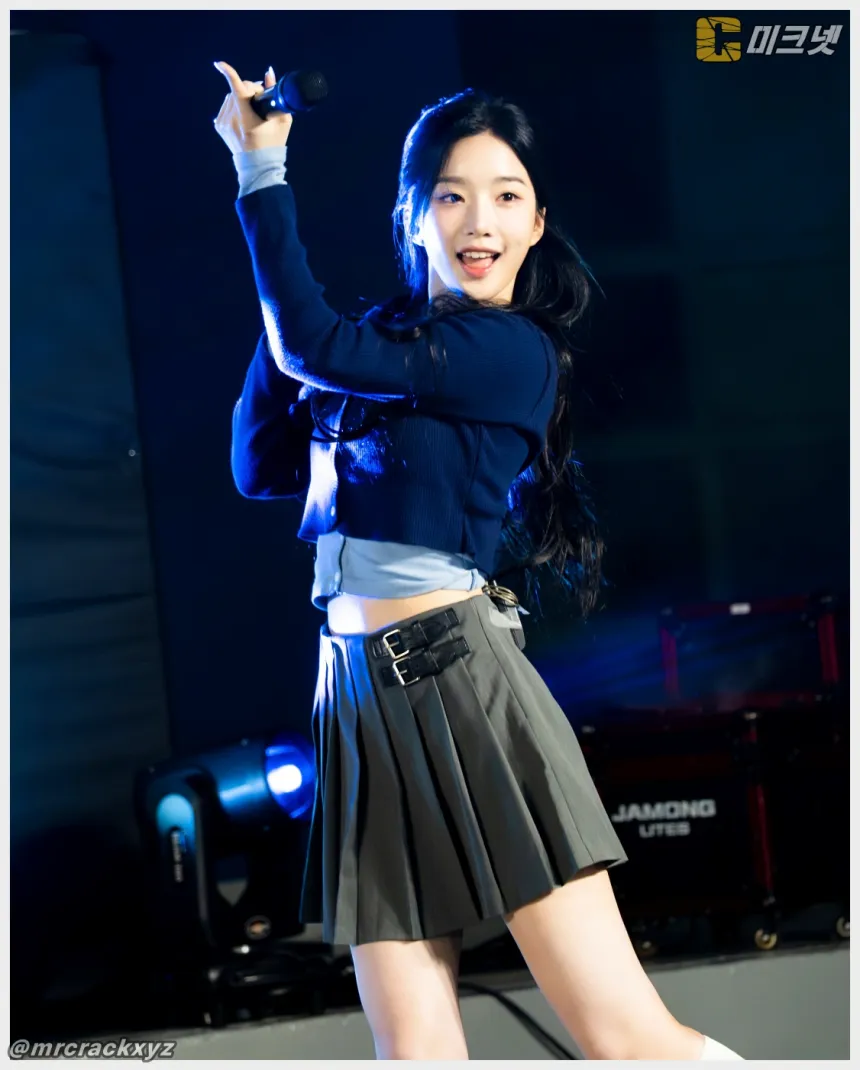 트리플에스 김유연 직찍 2025 수원 청소년 대축제 251025 - 트리플에스 김유연 - 10