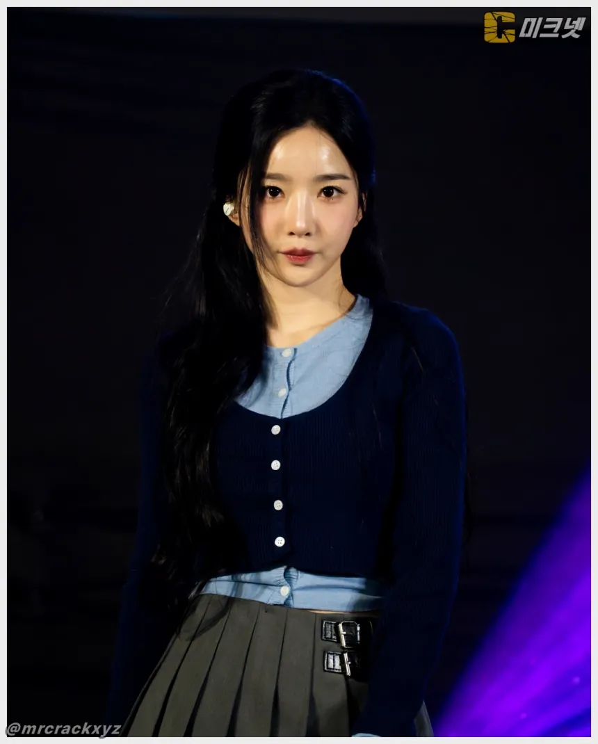 트리플에스 김유연 직찍 2025 수원 청소년 대축제 251025 - 트리플에스 김유연 - 15